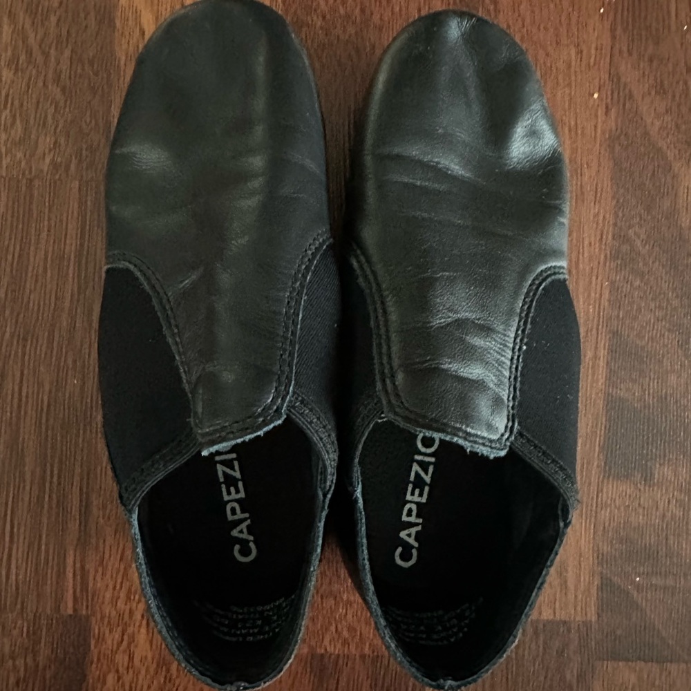 Capezio Women's E Series Jazz Slip-on Shoe Size 6M